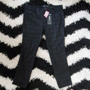 NWT Black and Grey Skinny Pants Extra Short